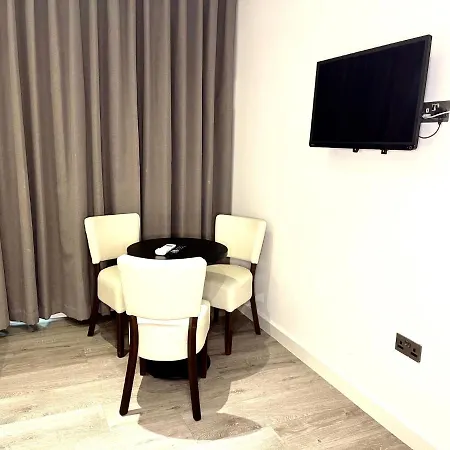 So Park Battersea Aparthotel 4*
