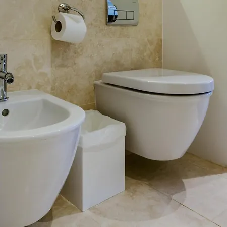 Beautiful 2 Bedroom 2 Bath Flat In South Kensington * London