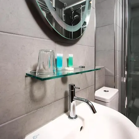 Hotel Caring 3*