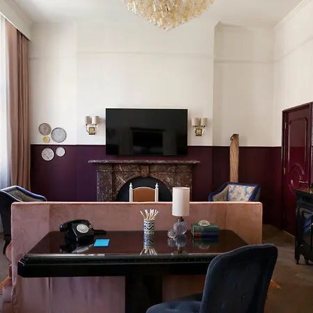 Hotel Nomad