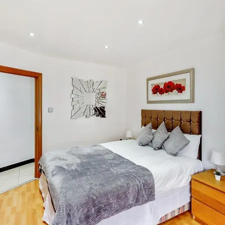 Bryanston Apartment *