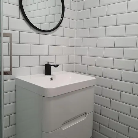 In With Shared Bathroom