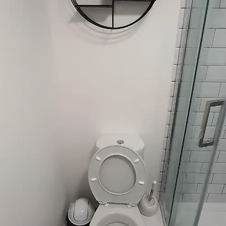 In With Shared Bathroom Guest house London