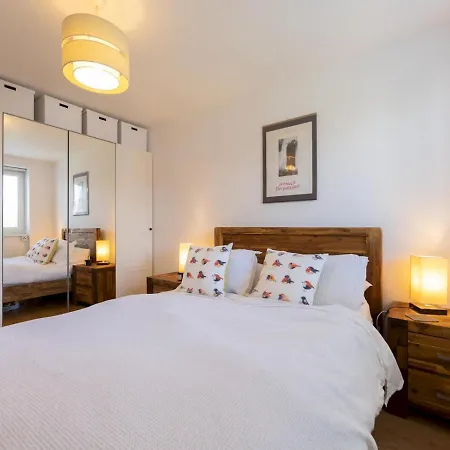 Apartament Pass The Keys Stylish 1-bedroom Flat In Trendy West Kensington Londyn
