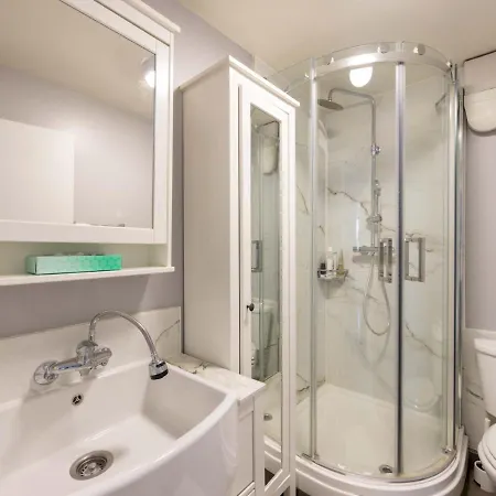 Pass The Keys Stylish 1-bedroom Flat In Trendy West Kensington Apartament *