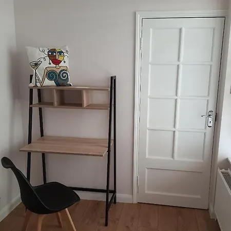 Guest house In With Shared Bathroom
