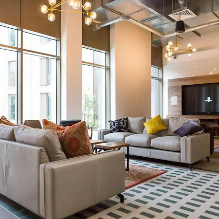 Apartment Contemporary At Chapter White In London
