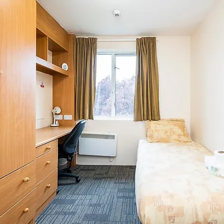 Private In Colindale - Sk The Hyde