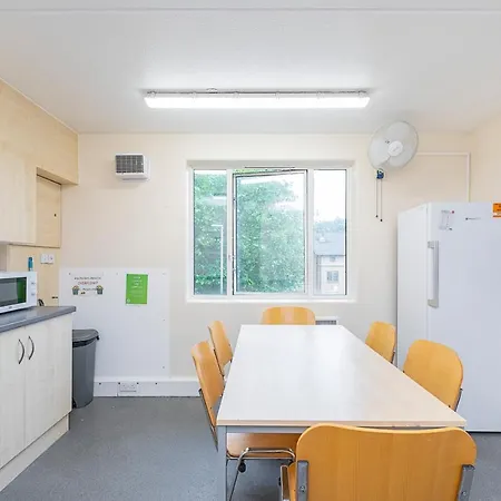 Private In Colindale - Sk