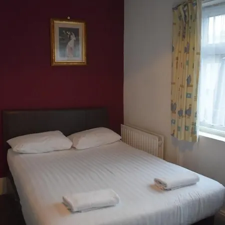 Banks Hotel 2*