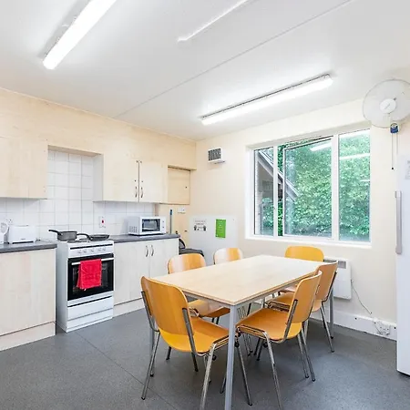Private In Colindale - Sk The Hyde