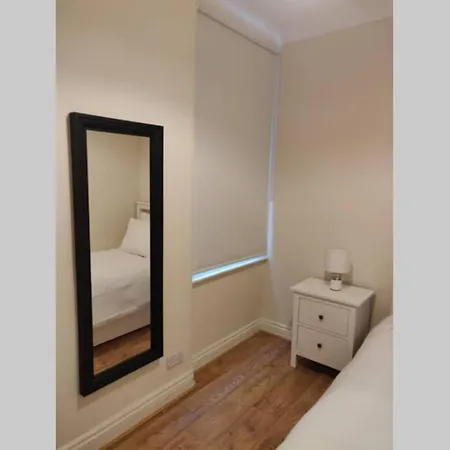 Battersea 3-bedroom With Patio Garden London