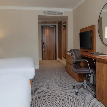 Hilton Wembley Hotel 4*