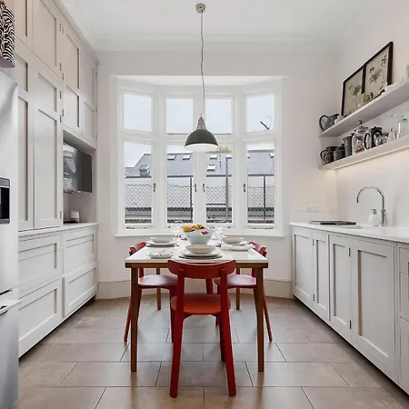 Veeve - Heart Of Chelsea Apartment