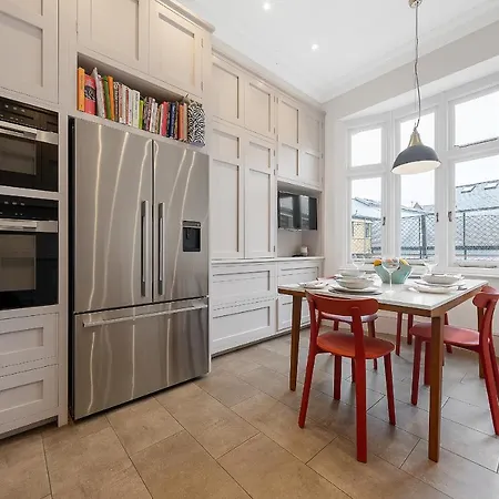 Veeve - Heart Of Chelsea Apartment