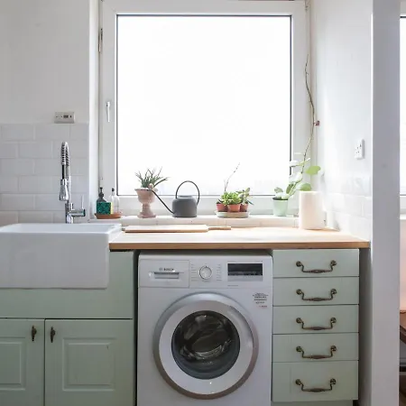 Pass The Keys Spacious 2bedroom Flat With Views In Bridge *
