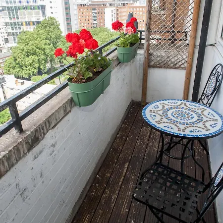 Pass The Keys Spacious 2bedroom Flat With Views In Bridge Apartment *