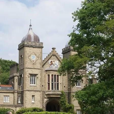 Penge West Retreat