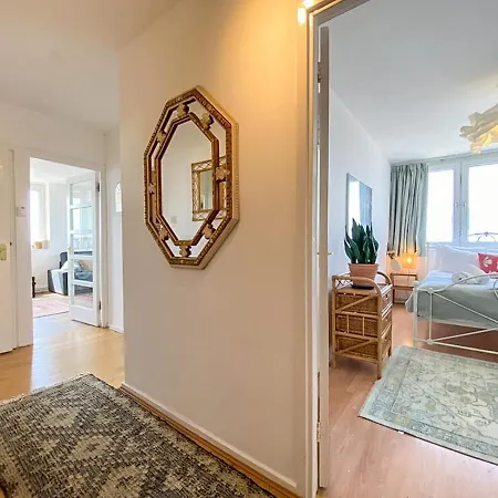 Pass The Keys Spacious 2bedroom Flat With Views In Bridge London