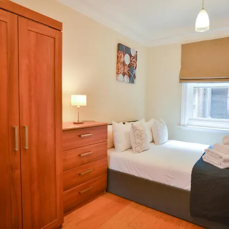 Leicester Square Apartment *