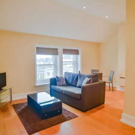 Leicester Square Apartment *
