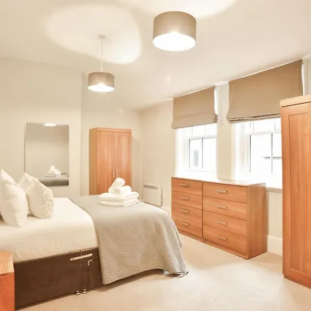 Leicester Square Apartment *