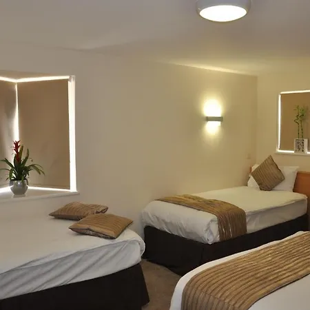 Hotel Queens London