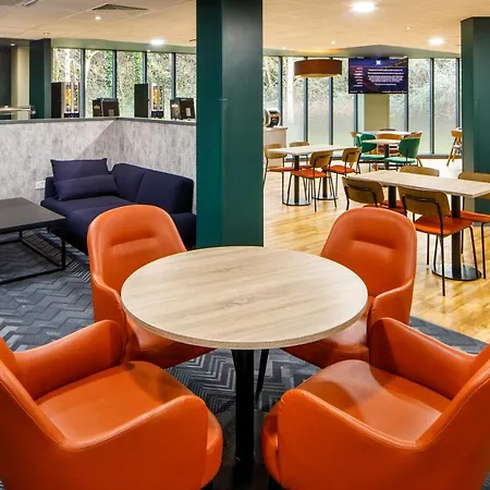 Hotel Ibis Budget London Heathrow Terminal 5 3*