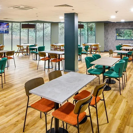 Ibis Budget London Heathrow Terminal 5 Hotel 3*