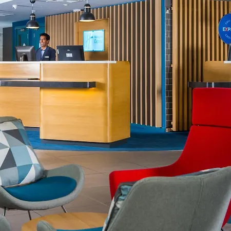 Holiday Express London-hammersmith By Ihg Hotel 3*