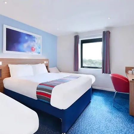 Travelodge Teddington 3*