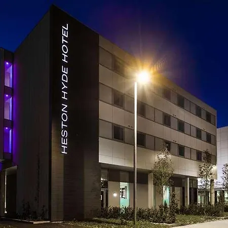 Heston Hyde Hotel 4*