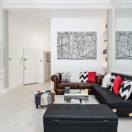 Oxford Street 2 Bed Apartment