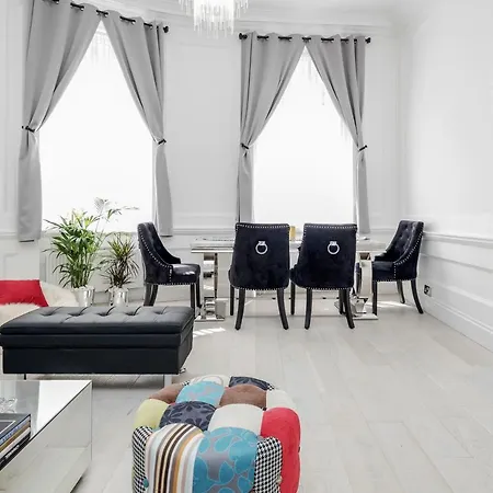 Oxford Street 2 Bed * London