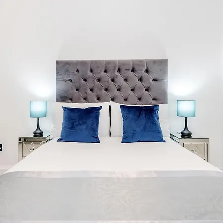 Oxford Street 2 Bed