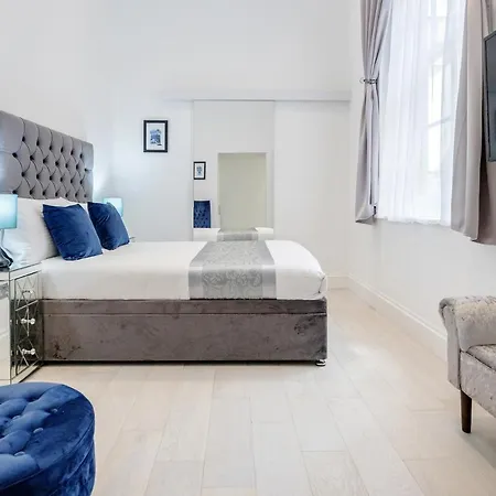 Oxford Street 2 Bed * London