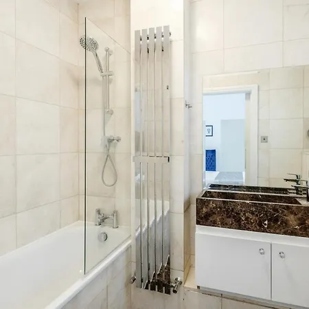 Oxford Street 2 Bed * London