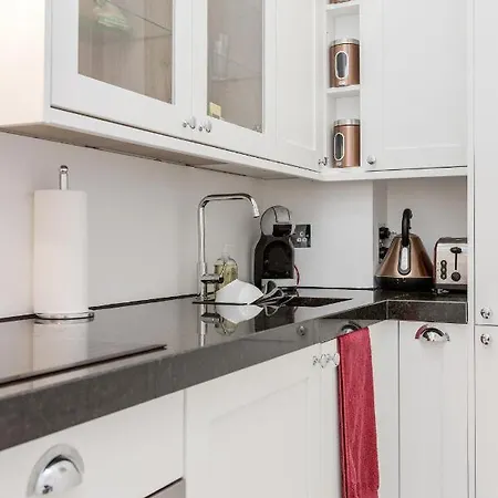 Oxford Street 2 Bed