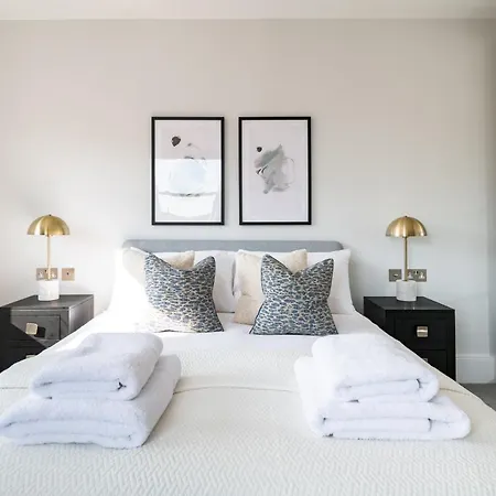 Queensberry Place By Stayo Apartment London