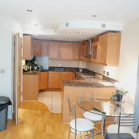 Canary Wharf, E14 9ne Apartment *
