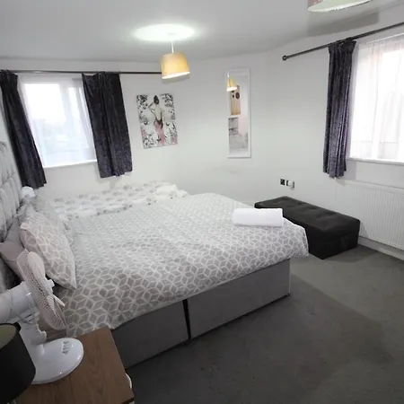 Holden Court - 3 Appartement *