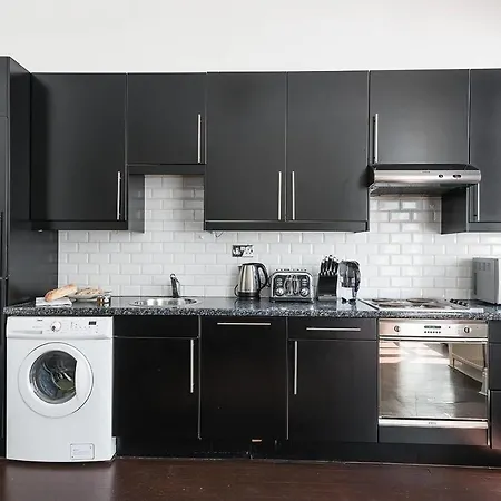 Traditional Stylish 1br Near Hyde Park Apartment *