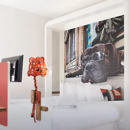 The Corner Hotel 3*