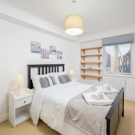Crossharbour Canary Wharf 2 Bed Duplex Apartment