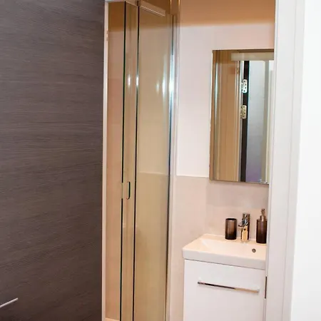 Apartment Stunning 1-bedroom Flat In London! London