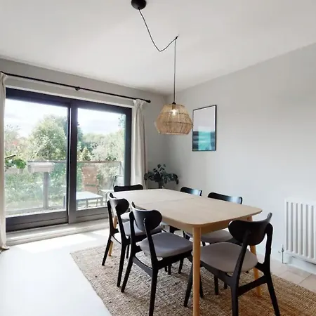 Modern 2 Bedroom Flat With Patio In Turnpike Lane Apartment *