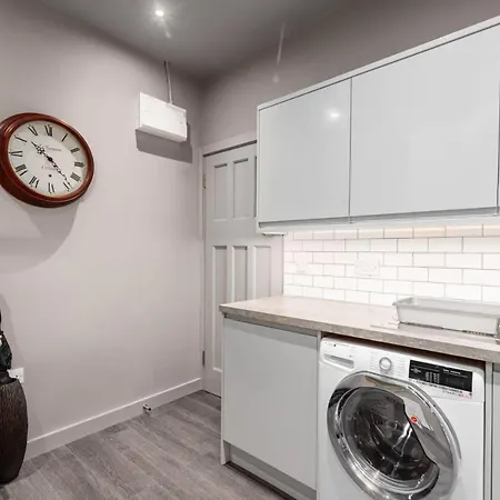Lovely 2-bed - Hosted By Guestready بيت للعطل