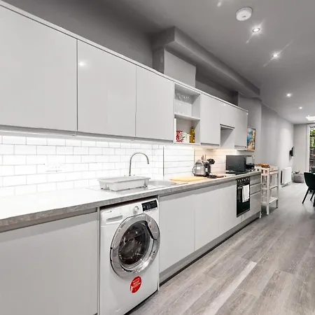 Lovely 2-bed - Hosted By Guestready