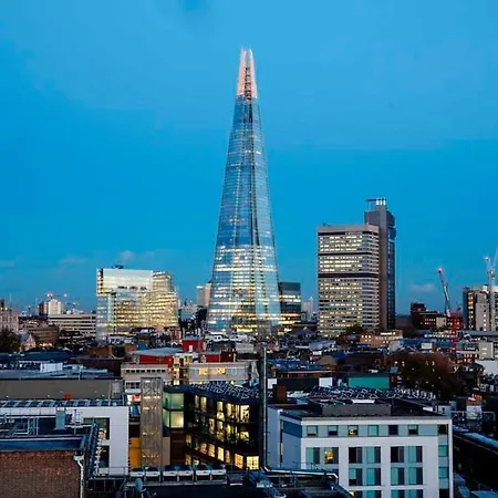 Chic And At Chapter South Bank In Apartment London