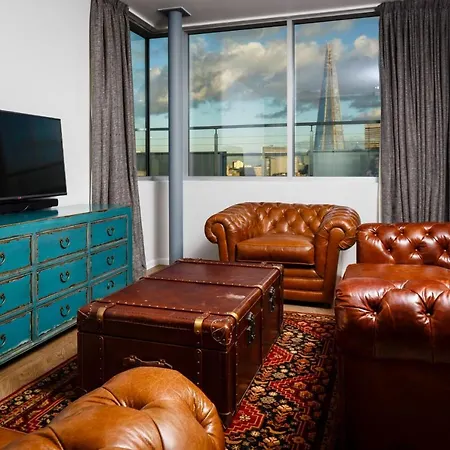 Chic And At Chapter South Bank In Apartment